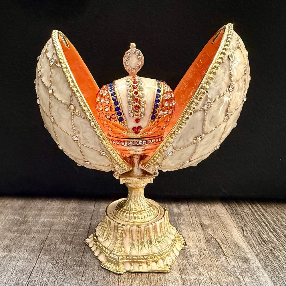 Replica Egg with crown jewelry box inside - Picture 3 of 8